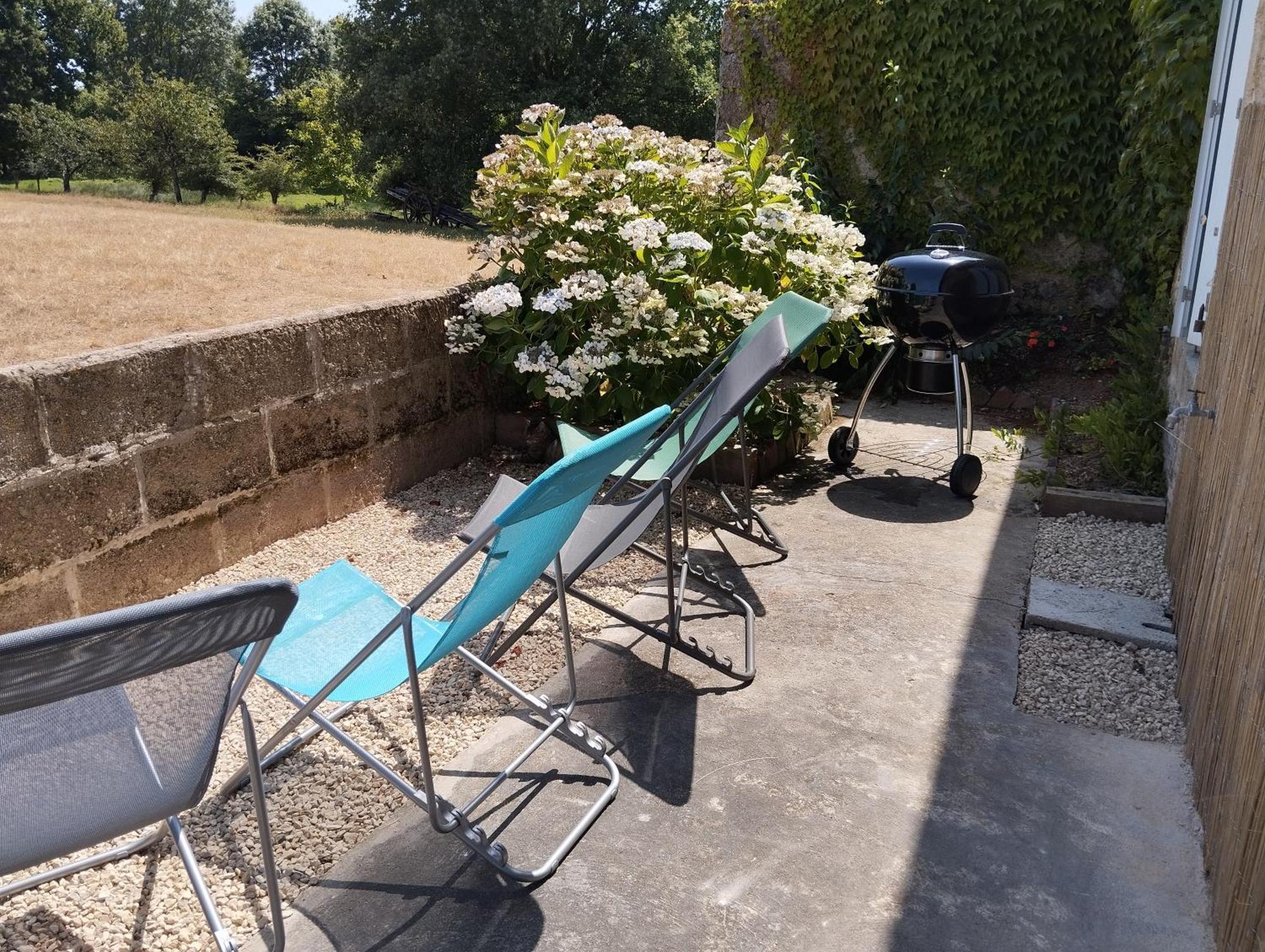 Maison Au Calme Avec Vue Etang Clesse  Exterior photo